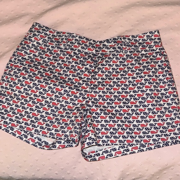 NWT Vineyard Vines whale print shorts - Picture 2 of 7